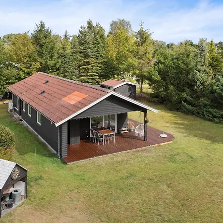 Casa vacanze Hot Tub Retreat Near Marielyst *