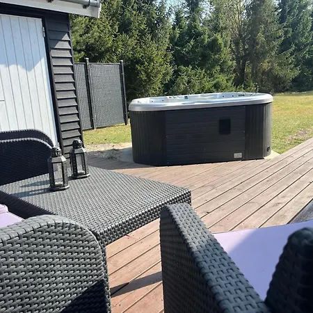 Hot Tub Retreat Near Marielyst Casa vacanze Bøtø By